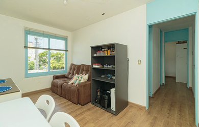 Imagem: O apartamento possui 1 Dormitório, 1 Banheiro, 43m² de Área