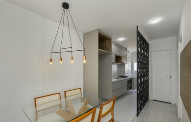 Imagem: O apartamento possui 2 Dormitórios, 1 Banheiro, 1 Vaga na garagem