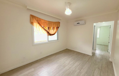 Imagem: O apartamento possui 1 Dormitório, 1 Banheiro, 2 Vagas na garagem