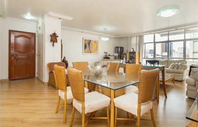 Imagem: O apartamento possui 3 Dormitórios, 1 Suíte, 2 Banheiros