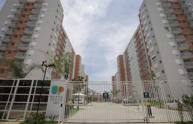 Imagem: O apartamento possui 2 Dormitórios, 1 Suíte, 2 Banheiros