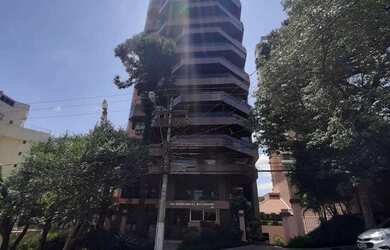 Imagem: O apartamento possui 3 Dormitórios, 3 Suítes, 5 Banheiros