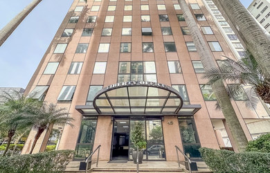 Imagem: A sala comercial possui 3 Banheiros, 4 Vagas na garagem e 143m²