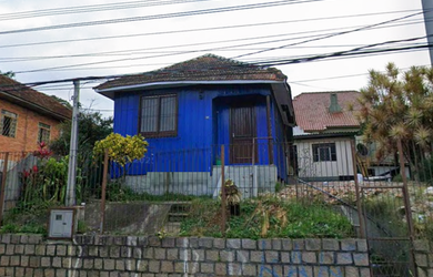Imagem: A casa possui 2 Dormitórios, 1 Banheiro, 1 Vaga na garagem