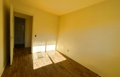 Imagem 2: Apartamento à venda em Menino Deus, Porto Alegre-RS: 2 quartos, 1 banheiro, 62m² de área