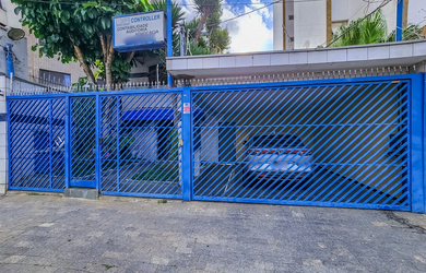 Imagem: A sala comercial possui 6 Banheiros, 2 Vagas na garagem e 431m²