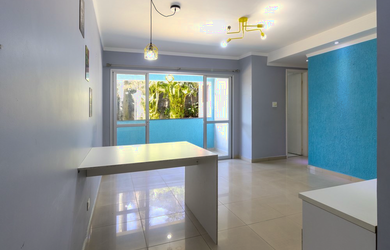 Imagem: O apartamento possui 2 Dormitórios, 1 Banheiro, 1 Vaga na garagem