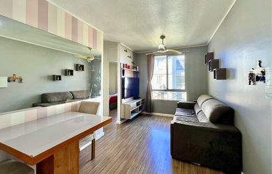 Imagem: O apartamento possui 2 Dormitórios, 1 Banheiro, 1 Vaga na garagem