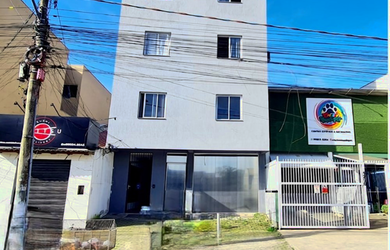 Imagem: O apartamento possui 1 Dormitório, 1 Banheiro, 1 Vaga na garagem