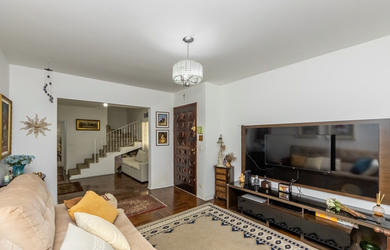 Imagem: A casa à venda possui 3 Dormitórios, 1 Suíte, 2 Banheiros