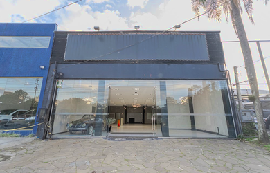 Imagem: A sala comercial possui 2 Banheiros, 5 Vagas na garagem, 300m²