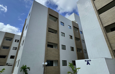 Imagem: O apartamento possui 2 Dormitórios, 1 Banheiro, 1 Vaga na garagem