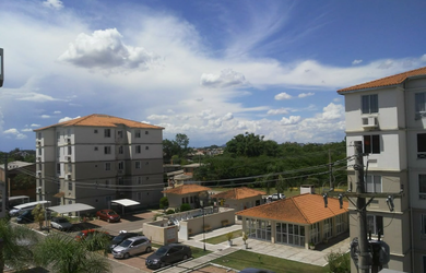 Imagem: O apartamento possui 3 Dormitórios, 1 Banheiro, 1 Vaga na garagem