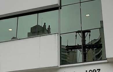 Imagem: A sala comercial possui 1 Banheiro, 1 Vaga na garagem, 32m²