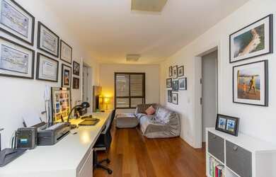 Imagem: O apartamento possui 3 Dormitórios, 3 Suítes, 8 Banheiros