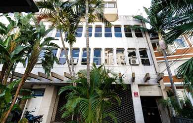 Imagem: A sala comercial à venda possui 1 Banheiro, 1 Vaga na garagem