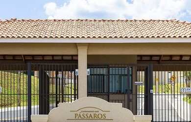 Imagem: O apartamento possui 2 Dormitórios, 1 Suíte, 2 Banheiros