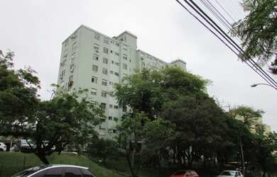 Imagem: O apartamento possui 3 Dormitórios, 1 Banheiro, 1 Vaga na garagem