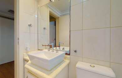 Imagem: O apartamento possui 4 Dormitórios, 1 Suíte, 4 Banheiros