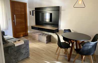 Imagem: O apartamento possui 2 Dormitórios, 1 Banheiro, 1 Vaga na garagem