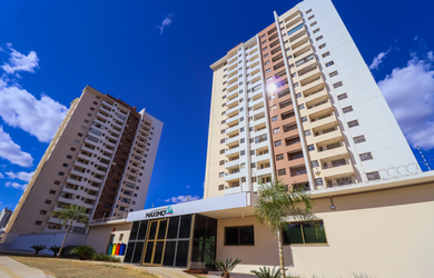 Imagem: O apartamento possui 2 Dormitórios, 1 Suíte, 2 Banheiros