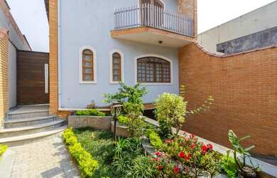 Imagem: A casa à venda possui 3 Dormitórios, 1 Suíte, 3 Banheiros