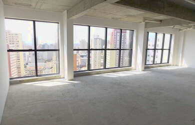 Imagem: A sala comercial possui 2 Banheiros, 212m² de Área Privada