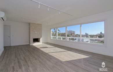 Imagem: O apartamento possui 4 Dormitórios, 4 Suítes, 9 Banheiros