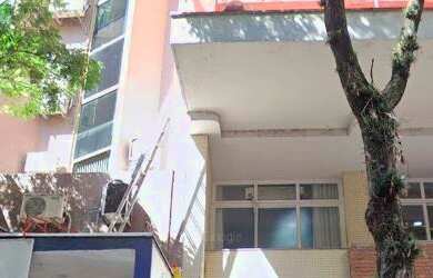 Imagem: A sala comercial possui 95m² de Área e está localizado em