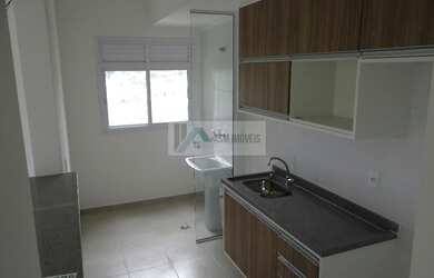 Imagem: O apartamento possui 3 Dormitórios, 1 Suíte, 1 Banheiro, 2