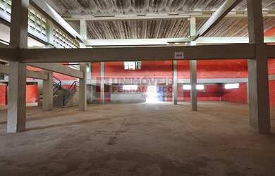 Imagem: O depósito possui 1 Banheiro, 1.000m² de Área, 600m² de