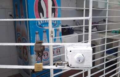 Imagem: A casa possui 4 Dormitórios, 1 Suíte, 1 Banheiro, 1 Vaga na