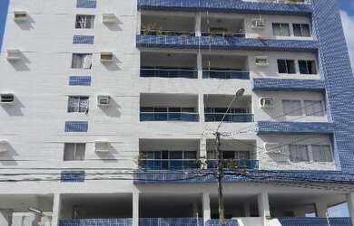 Imagem: O apartamento possui 3 Dormitórios, 1 Banheiro, 1 Vaga na garagem