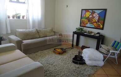 Imagem: O apartamento possui 3 Dormitórios, 1 Banheiro, 1 Vaga na garagem