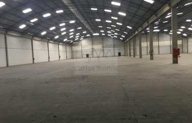 Imagem: O depósito possui 1 Banheiro, 16.000m² de Área, 6.400m²