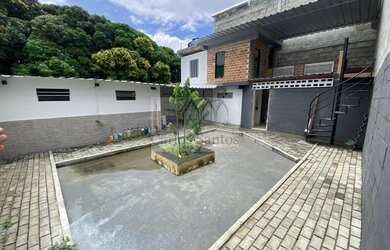 Imagem: O depósito possui 1 Banheiro, 360m² de Área, 222m² de Área