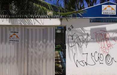 Imagem: A casa possui 3 Dormitórios, 1 Banheiro, 2 Vagas na garagem