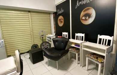 Imagem: A loja possui 1 Banheiro, 4 Vagas na garagem, 10m² de Área