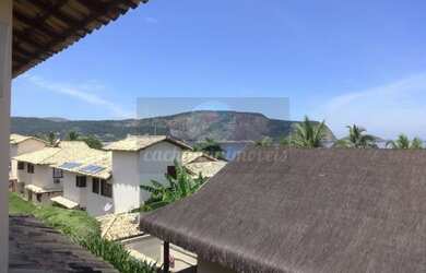 Imagem: A casa em condomínio e possui 3 Dormitórios, Suítes, 1 Banheiro