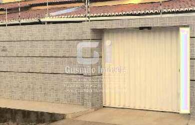 Imagem: A casa possui 3 Dormitórios, 1 Suíte, 1 Banheiro, 4 Vagas