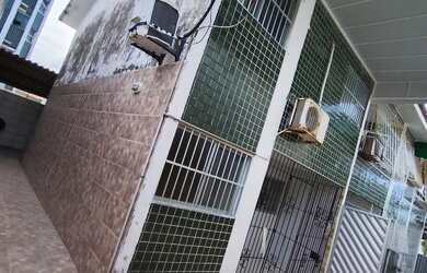 Imagem: A casa possui 3 Dormitórios, 2 Banheiros, 1 Vaga na garagem