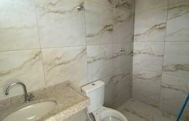 Imagem: A casa possui 3 Dormitórios, 1 Suíte, 1 Banheiro, 1 Vaga na