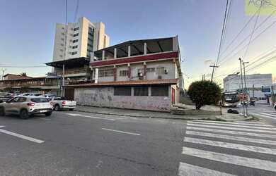 Imagem: O depósito possui 1 Banheiro, 10m² de Área, 584m² de Área