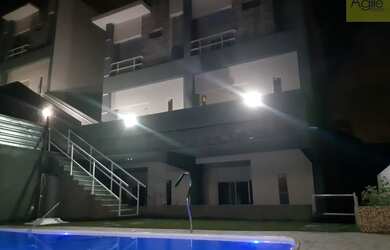 Imagem: A casa possui 3 Dormitórios, 3 Suítes, 1 Banheiro, 1 Vaga