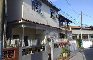 Imagem: A casa em condomínio possui 4 Dormitórios, 2 Banheiros, 120m²