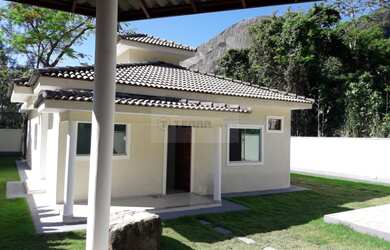 Imagem: A casa possui 3 Dormitórios, 2 Suítes, 1 Banheiro, 197m²