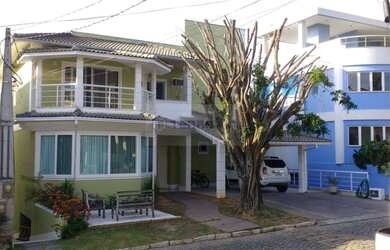 Imagem: A casa em condomínio possui 4 Dormitórios, 1 Suíte, 2 Banheiros