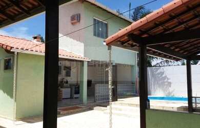 Imagem: A casa em condomínio possui 4 Dormitórios, 1 Suíte, 1 Banheiro