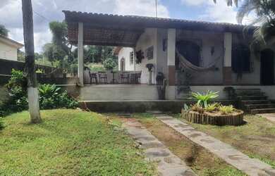 Imagem: A casa possui 2 Dormitórios, 1 Suíte, 1 Banheiro, 4 Vagas