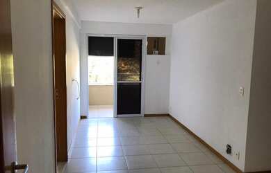 Imagem: O apartamento possui 2 Dormitórios, 1 Suíte, 2 Banheiros